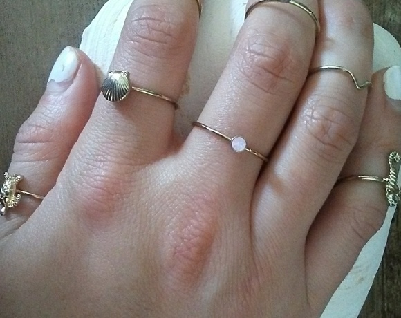 SET OF 7 RINGS! - Picture 2 of 3